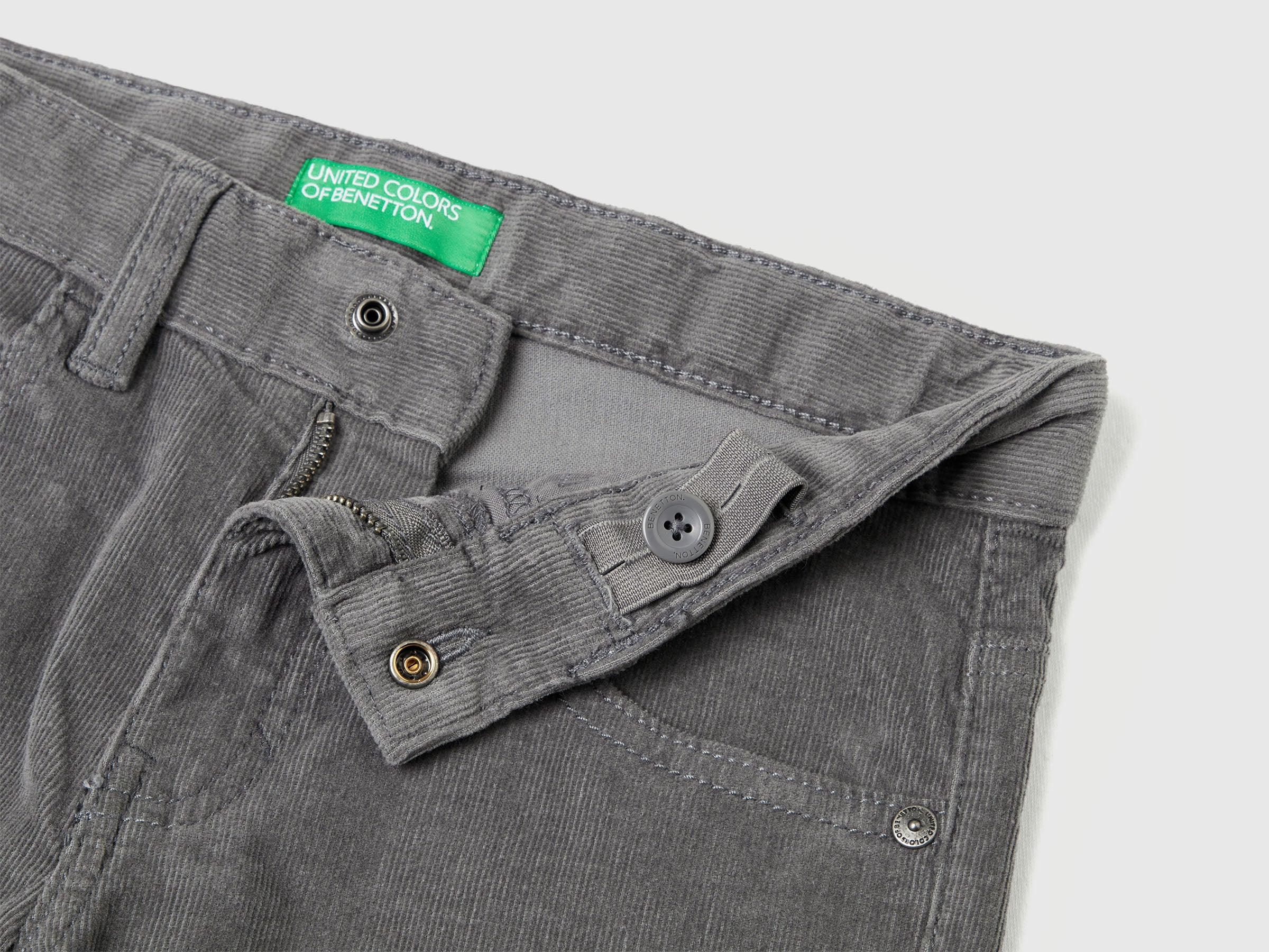 Calças slim fit em veludo stretch - ucb_image_DS1