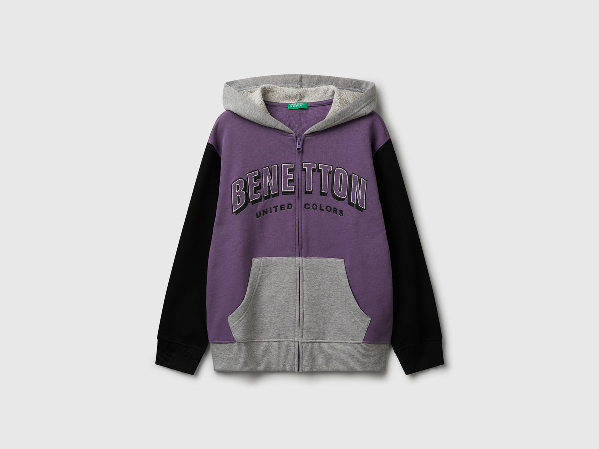 Casaco com fecho de correr e capuz - ucb_image_FS