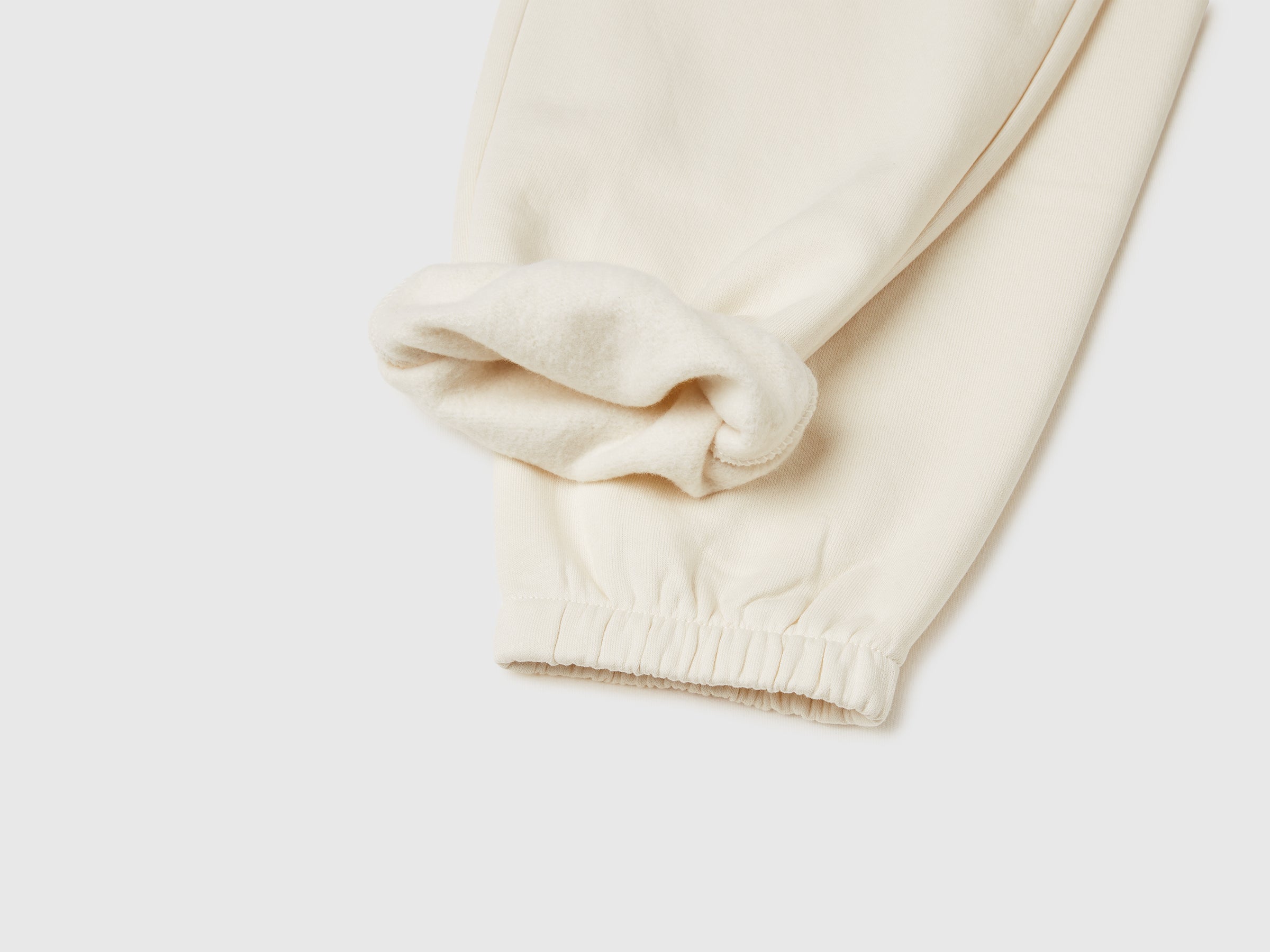 Joggers em felpo com cordão de ajuste - ucb_image_DS1