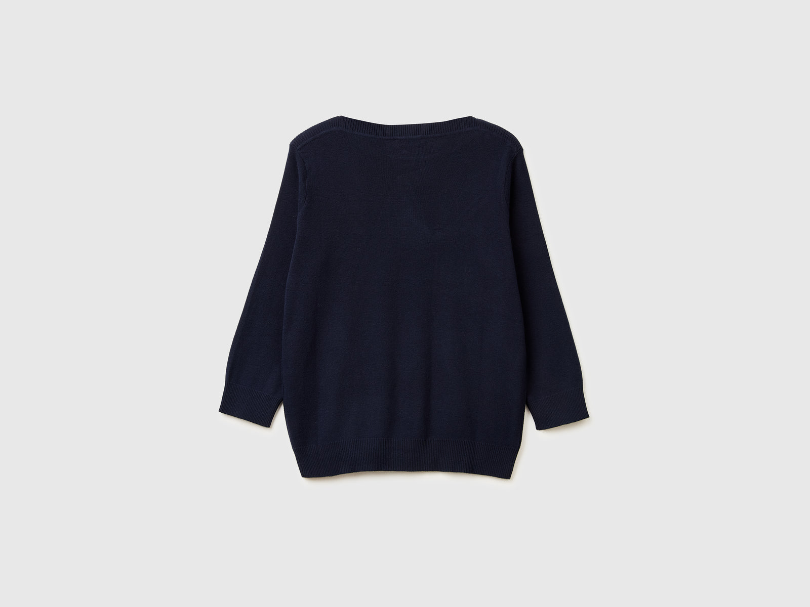 Camisola azul-escuro com decote à barco - ucb_image_BS