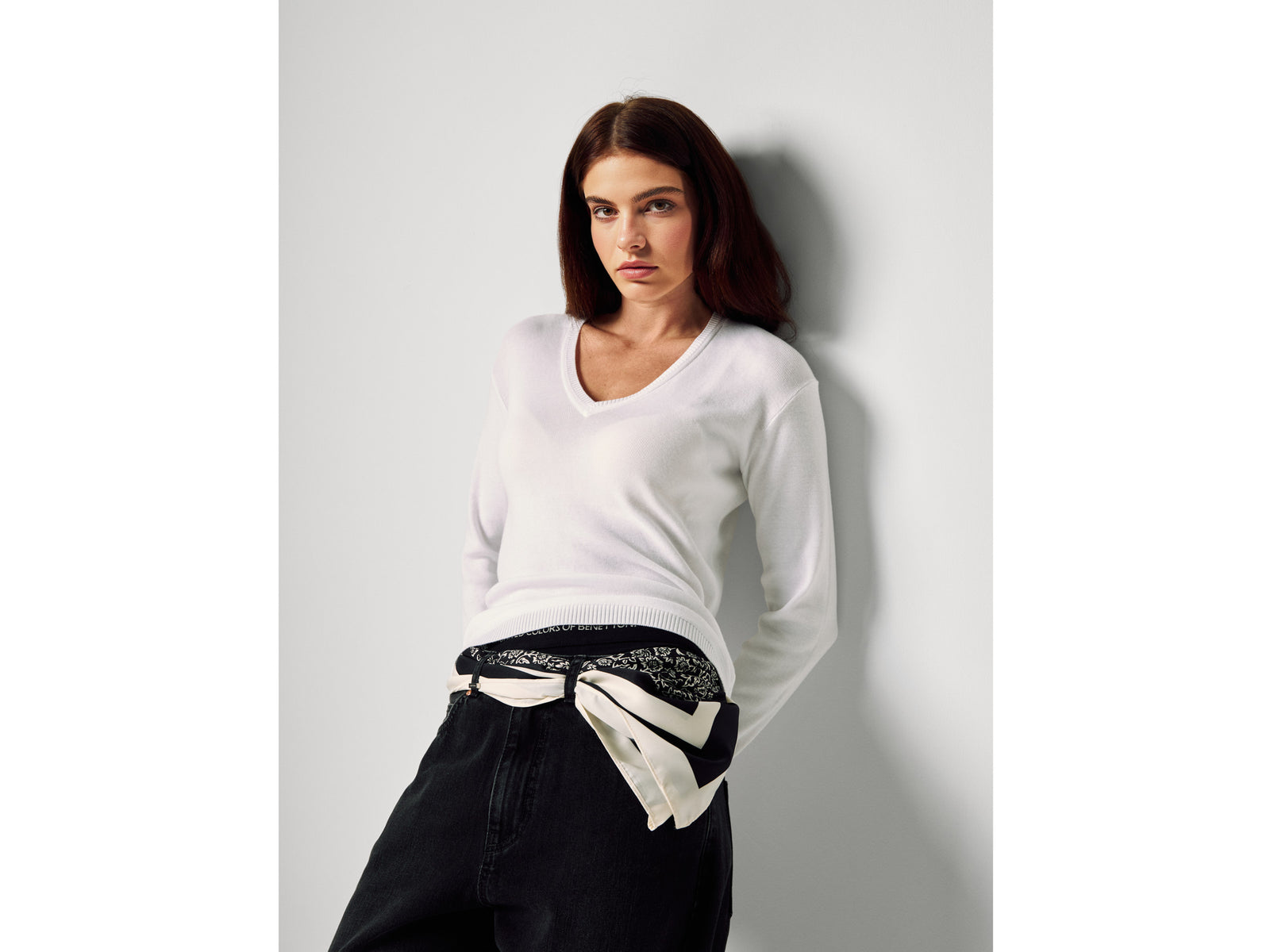 Sweater with V-neck in pure cotton