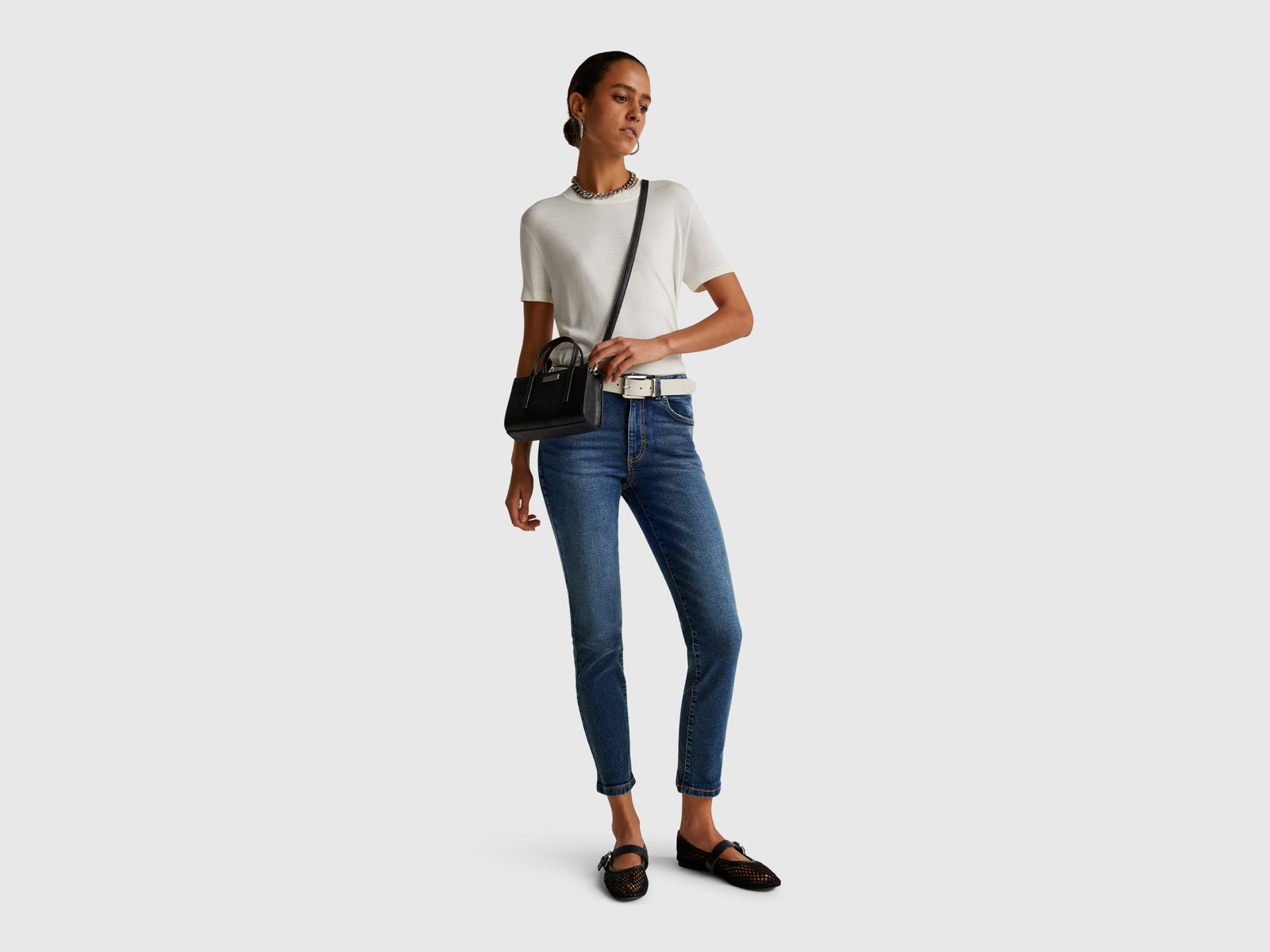 Slim fit high-waisted jeans