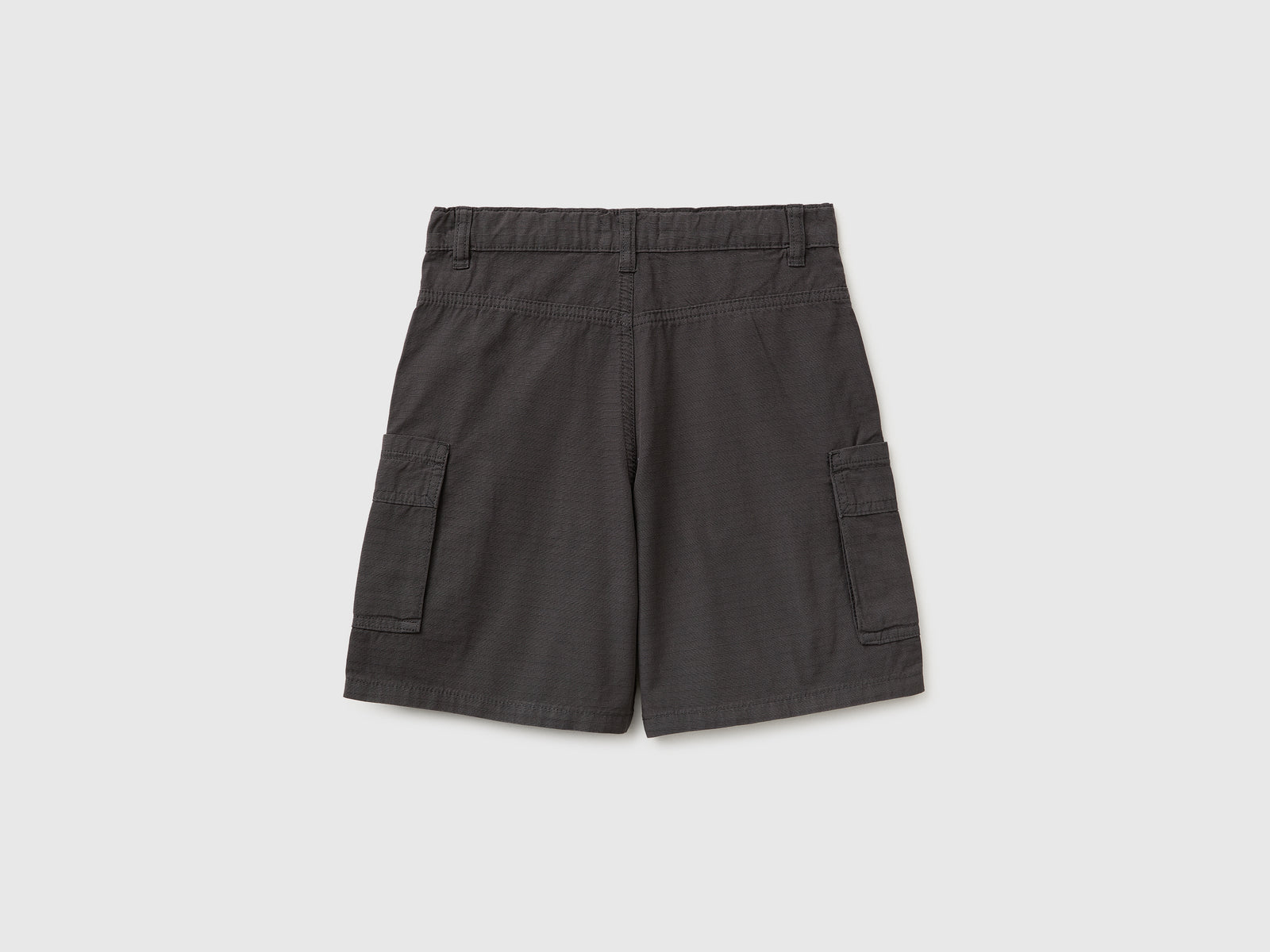 Bermuda shorts with pockets - ucb_image_BS