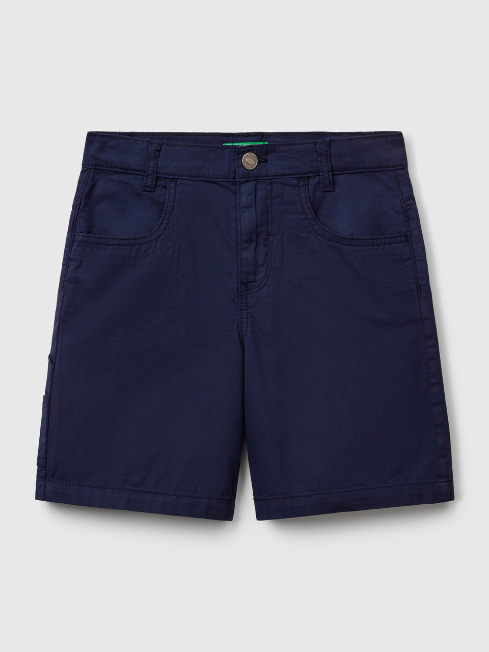 Lightweight Bermuda shorts with pockets - ucb_image_FS