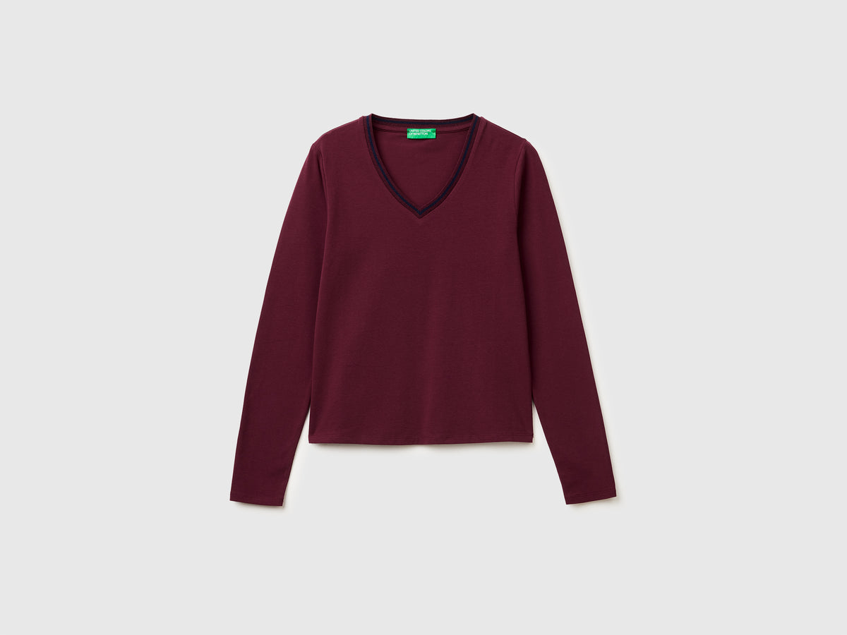 Fitted V-neck T-shirt - ucb_image_FS