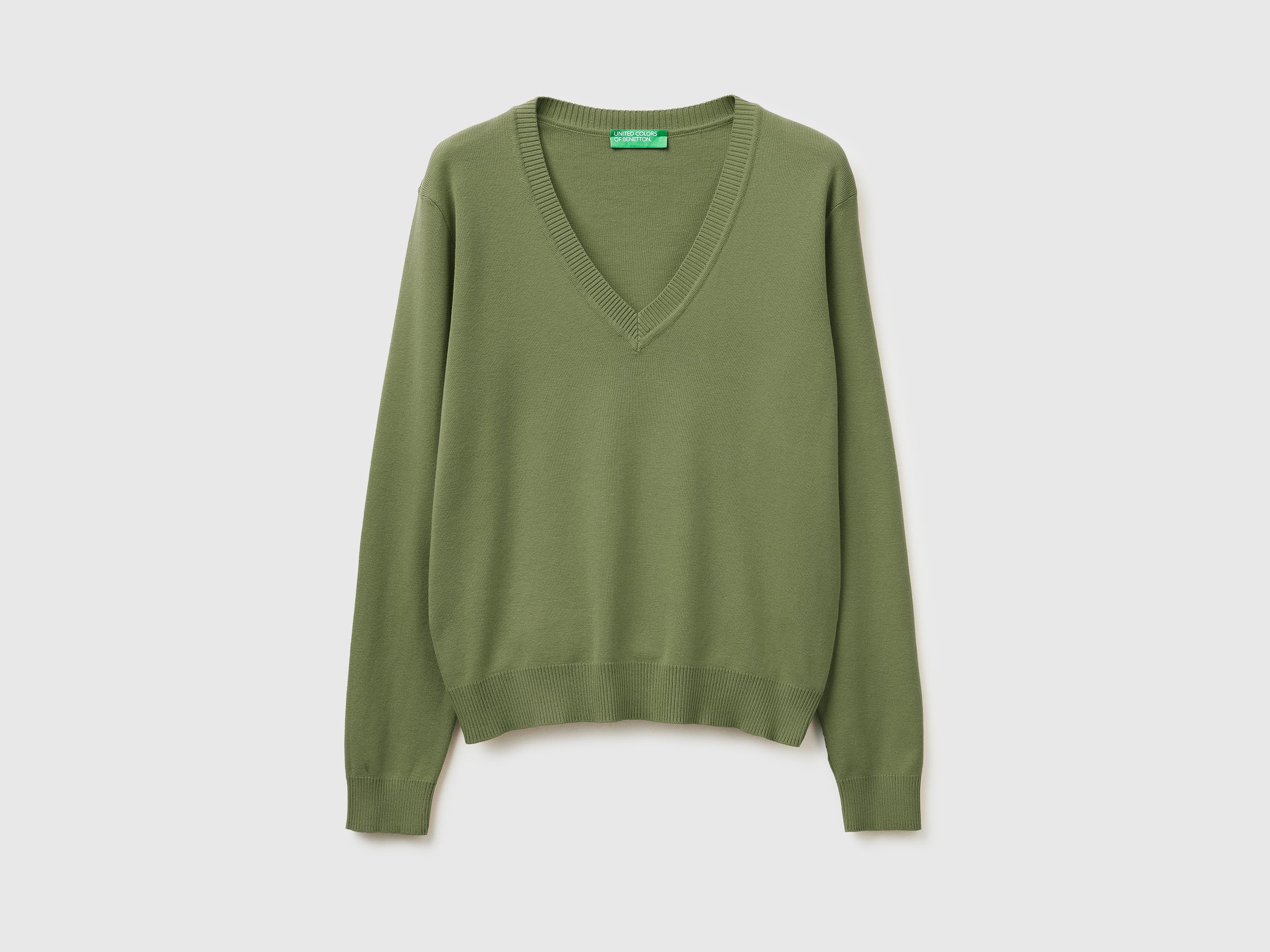 Olive green V-neck sweater in tricot cotton - ucb_image_FS