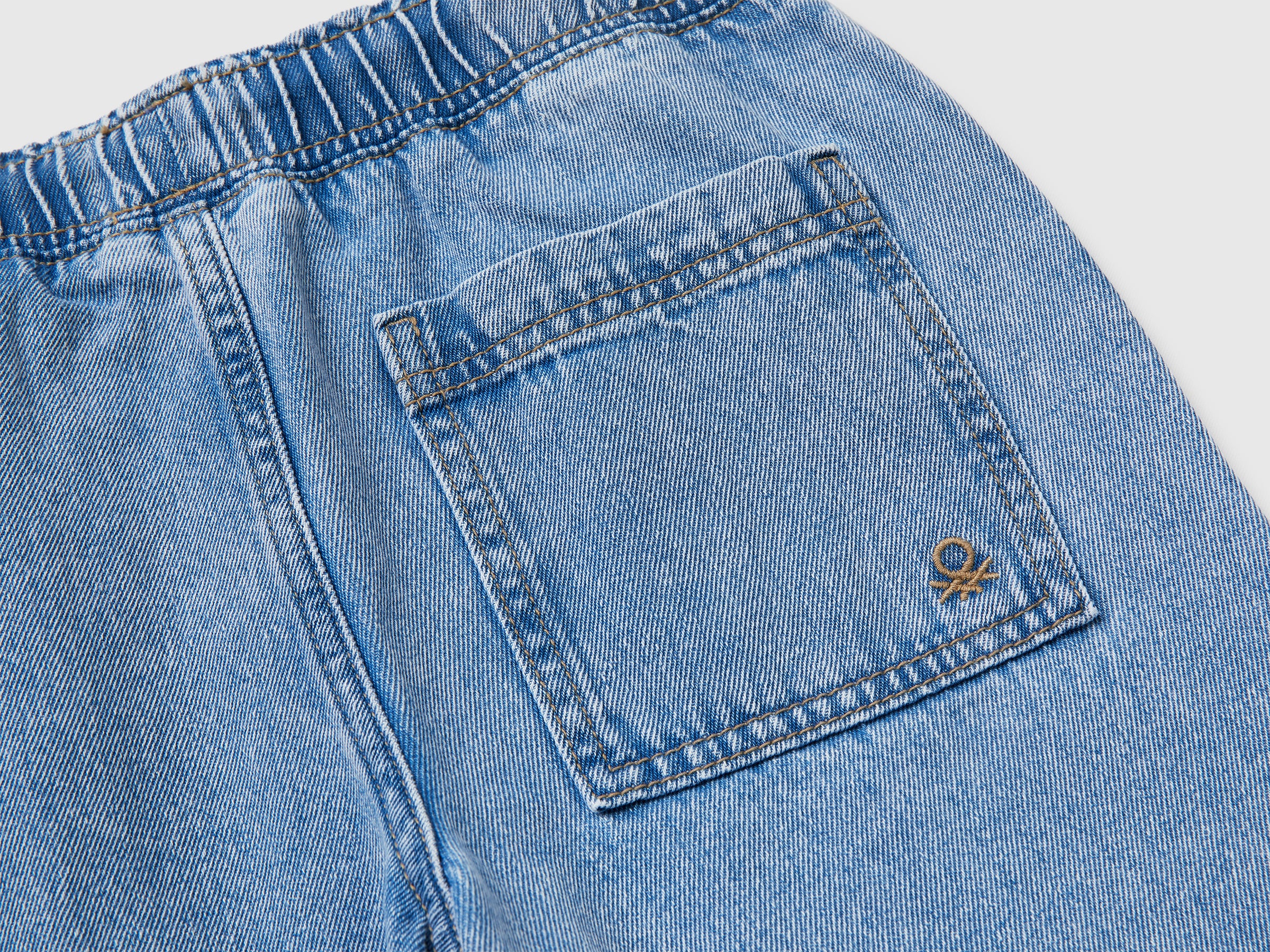 Jogger-style jeans - ucb_image_DS1