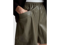 Bermudas em tecido efeito pele - ucb_image_FY