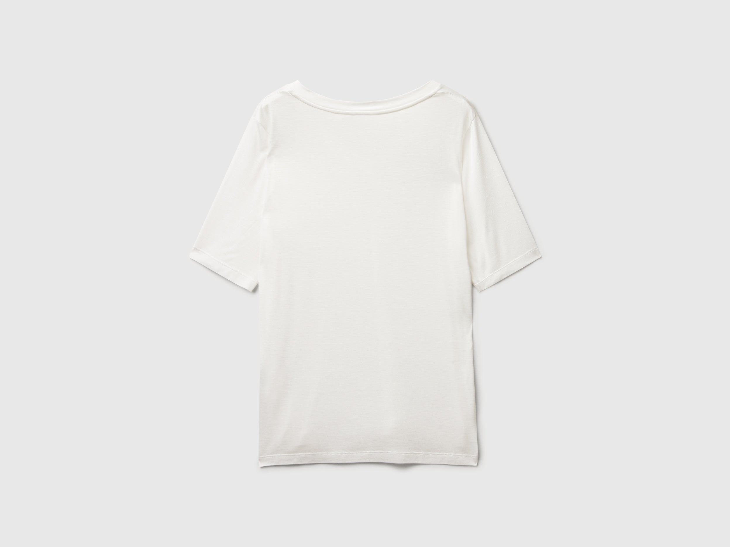 T-shirt decote em V em viscose stretch - ucb_image_BS