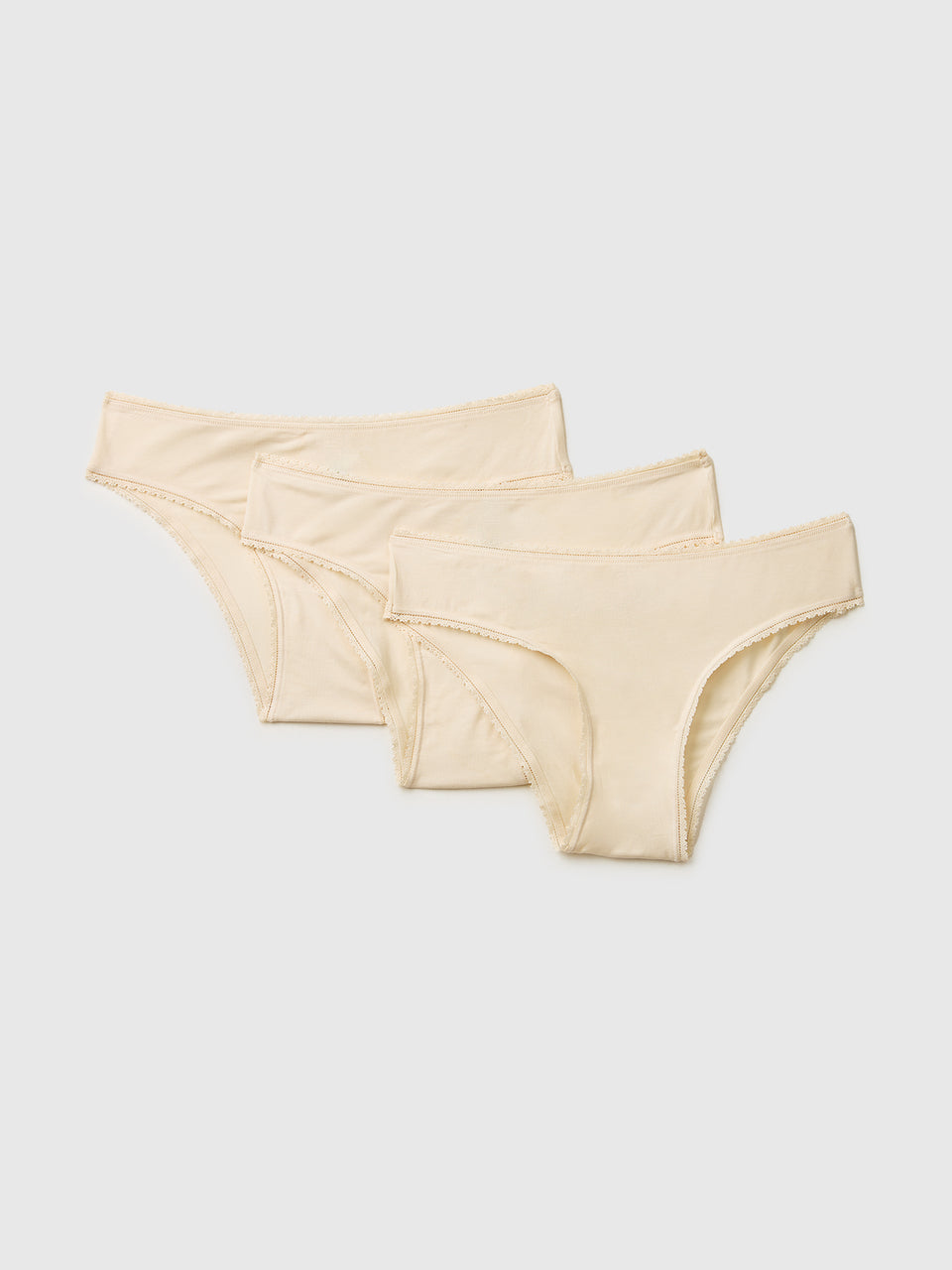 Three briefs in stretch Modal - ucb_image_FS
