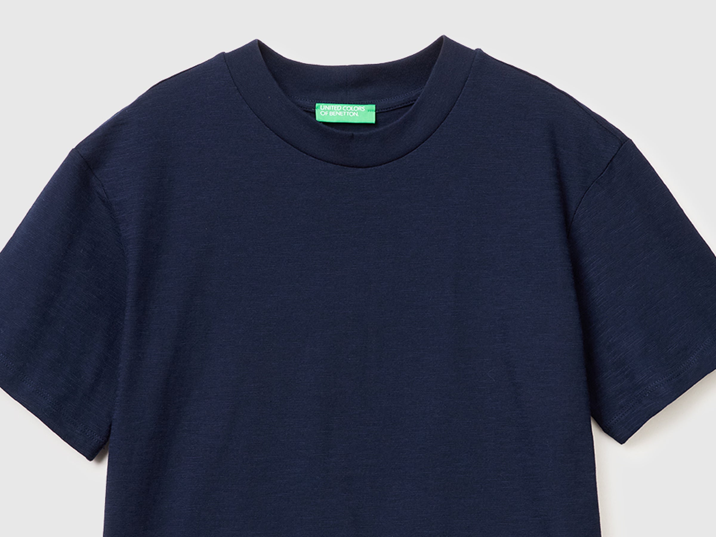 Crew neck t-shirt in lightweight cotton - ucb_image_DS1