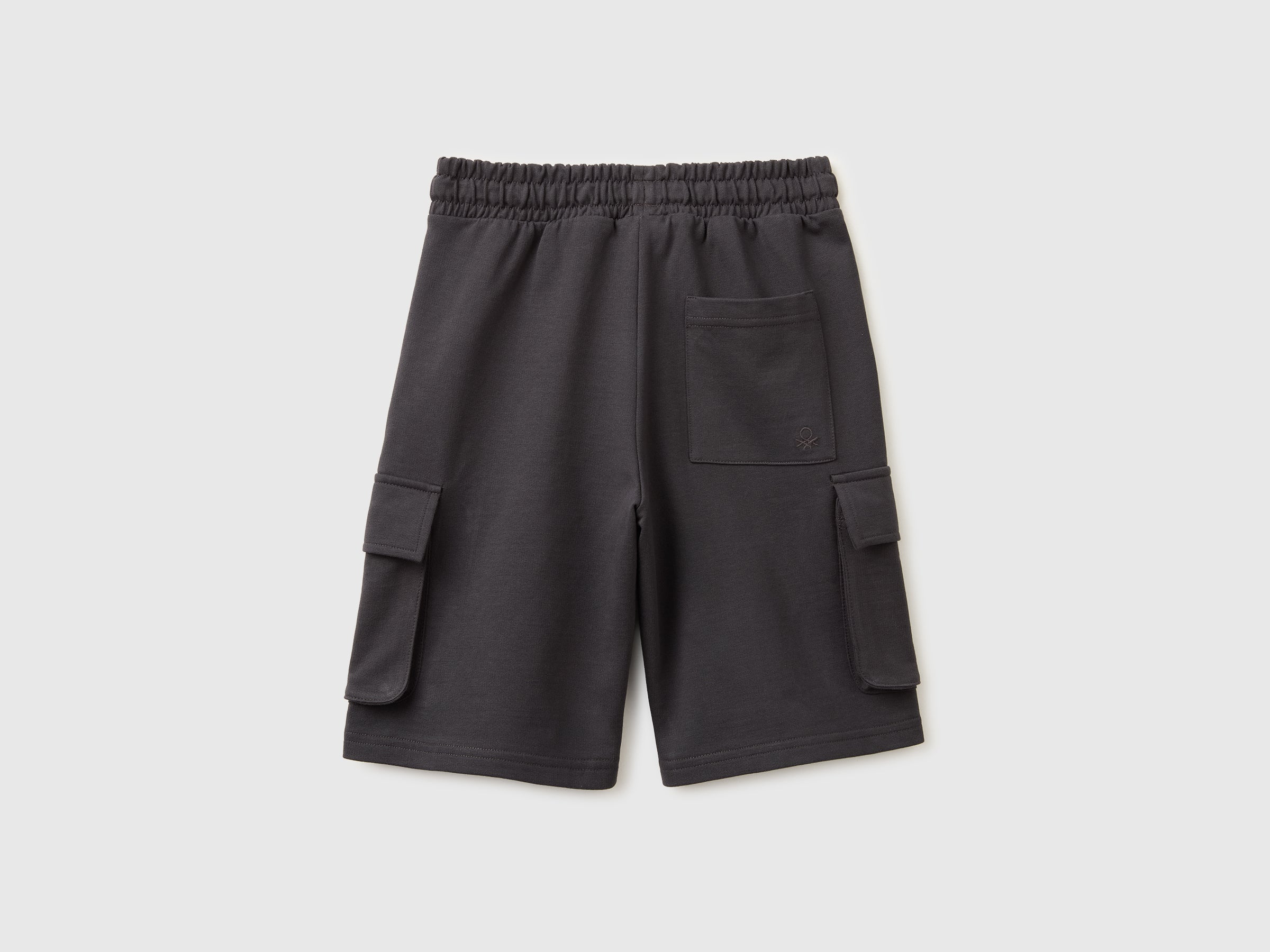Bermudas em felpo com bolsos - ucb_image_BS