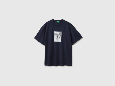T-shirt relaxed fit com estampa em algodão orgânico - ucb_image_FS