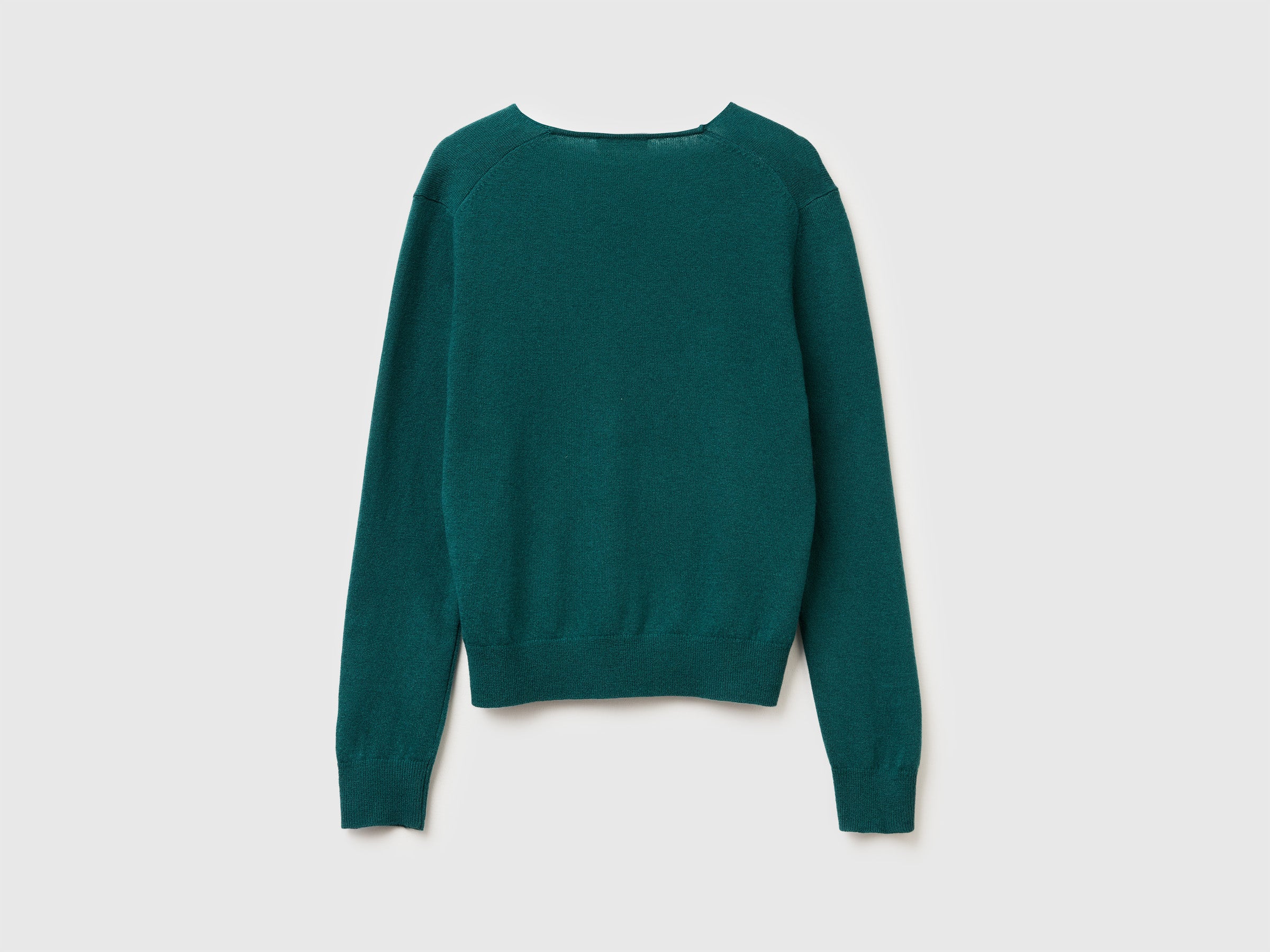 Camisola verde com decote em V em pura lã Merino - ucb_image_BS