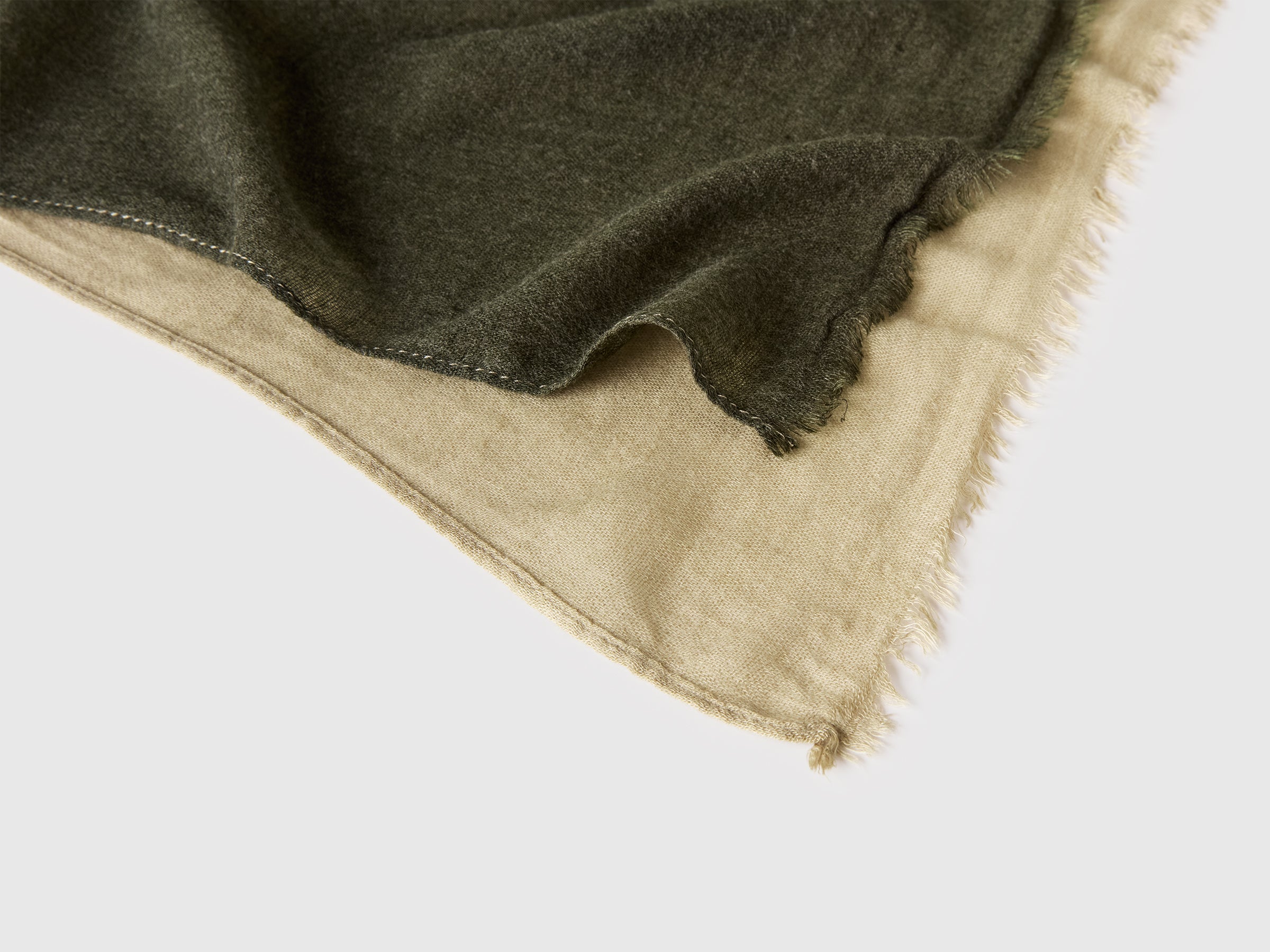 Two-tone scarf - ucb_image_DS1