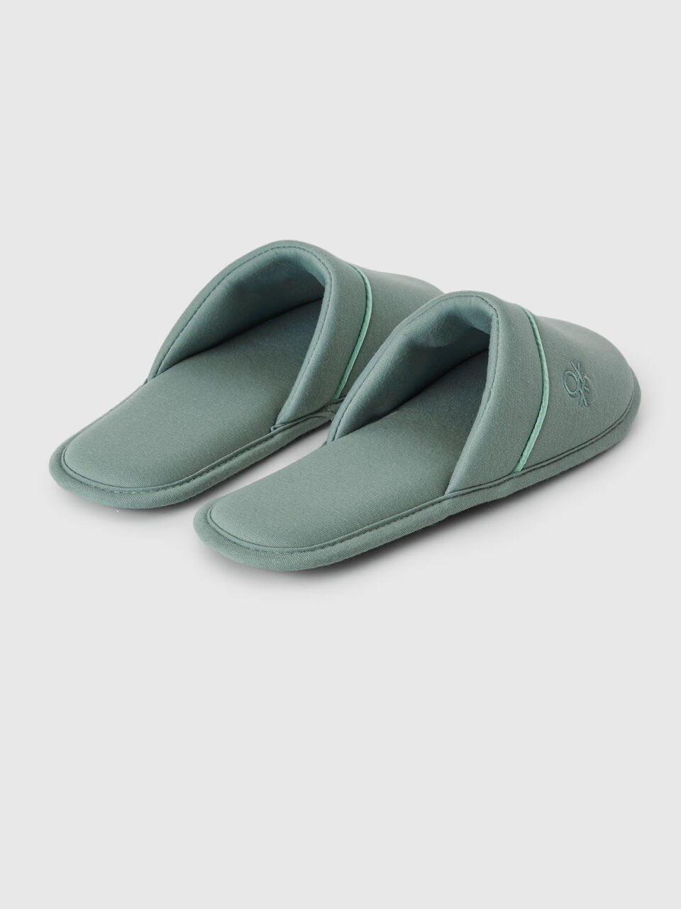 SLIPPERS image number 2