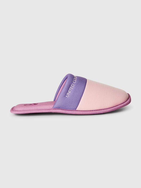 Slippers with logo