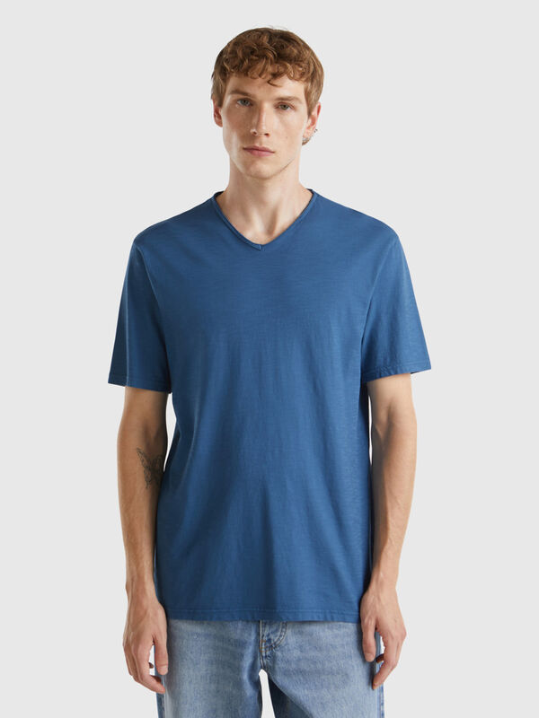 V-neck t-shirt in 100% cotton Men