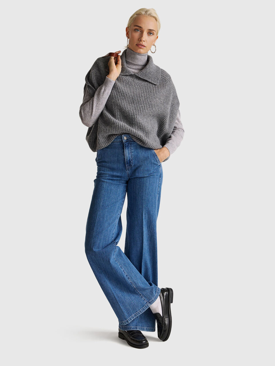 CAPE Women image number null