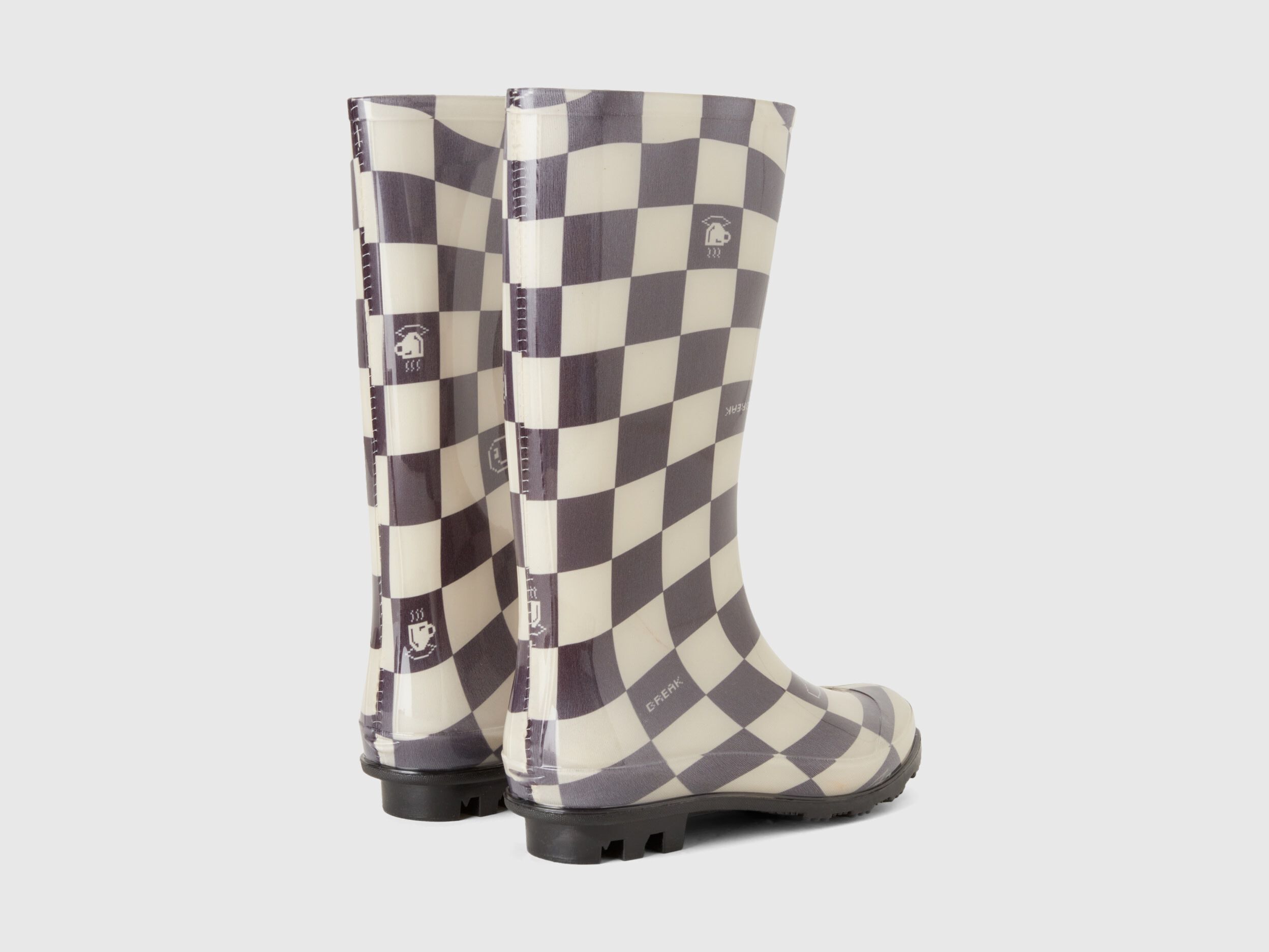 Patterned rainboots