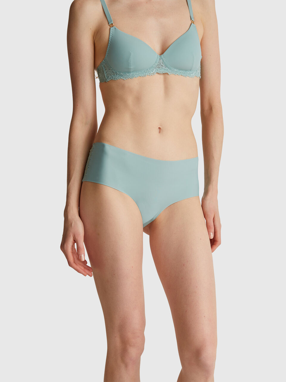 BRIEFS Women image number null