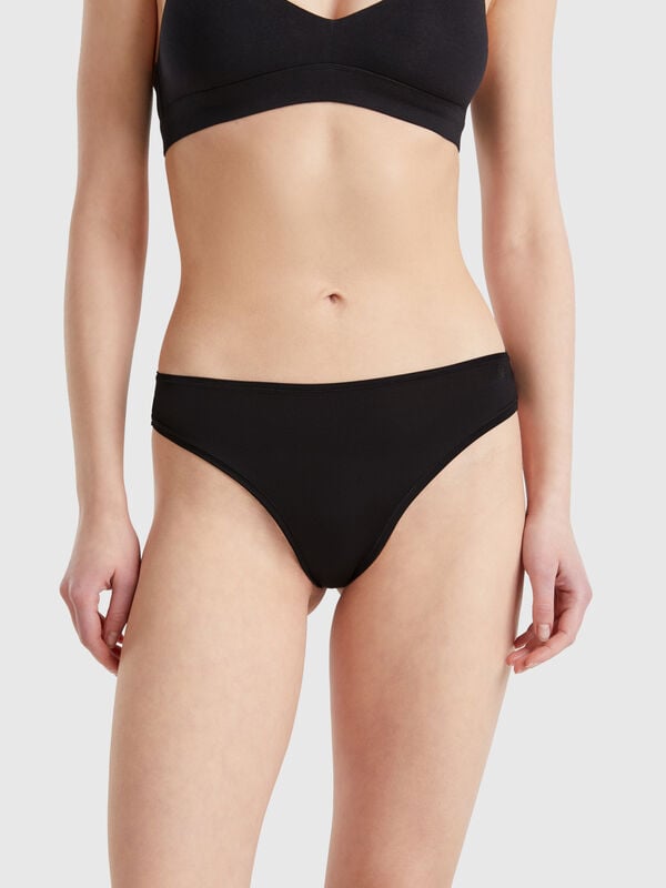 Three pairs of sports underwear Women