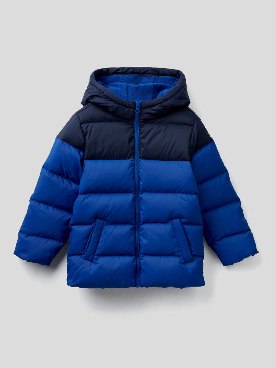 Two-tone puffer jacket with hood Junior Boy image number 1