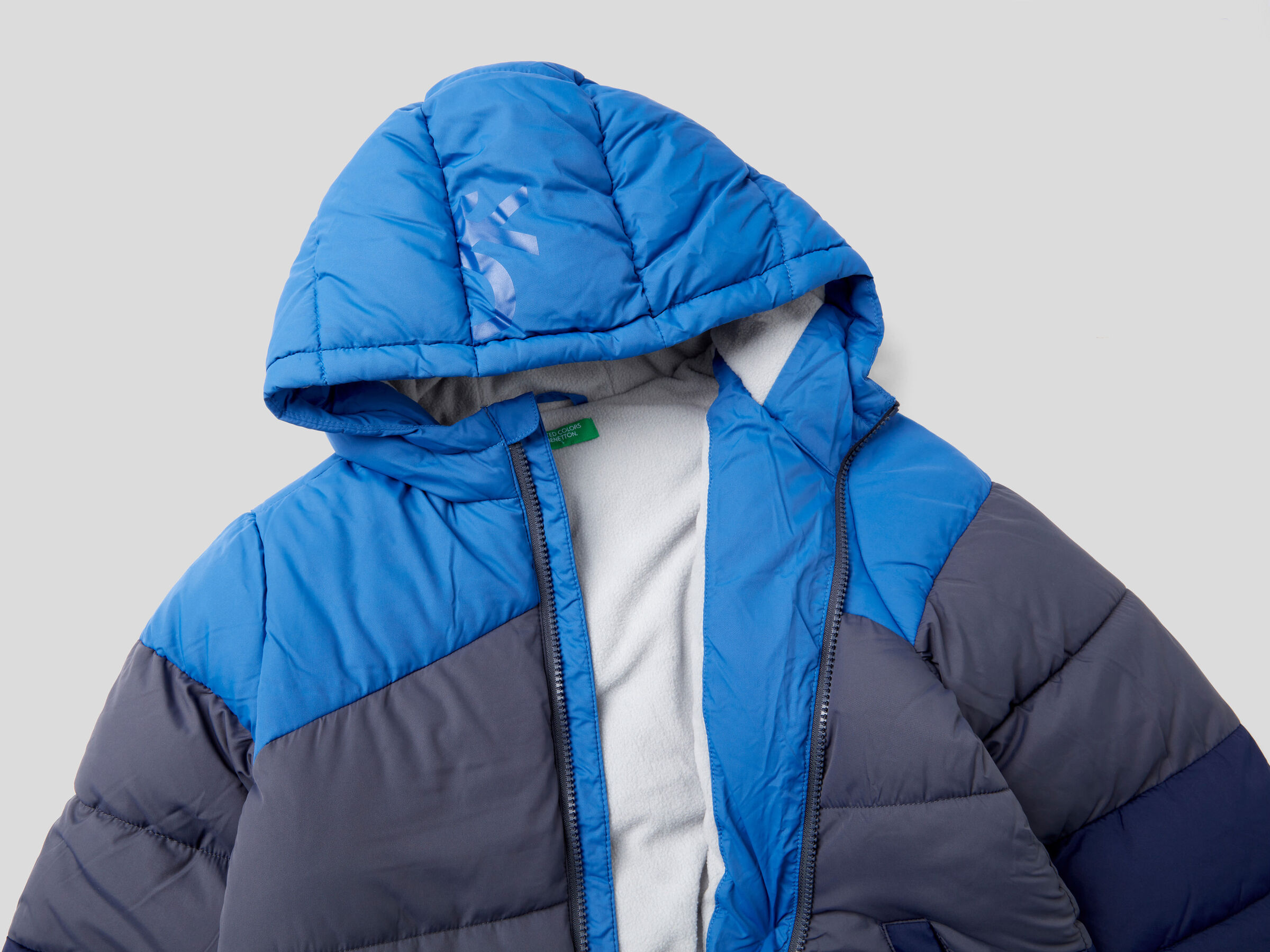 Color block jacket with hood image number 3