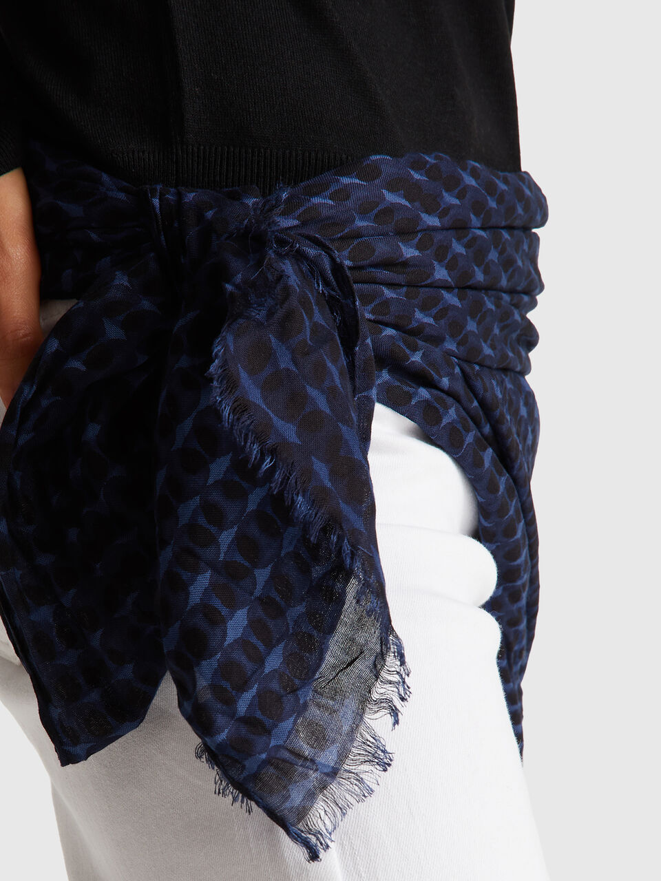 SCARF Women image number null