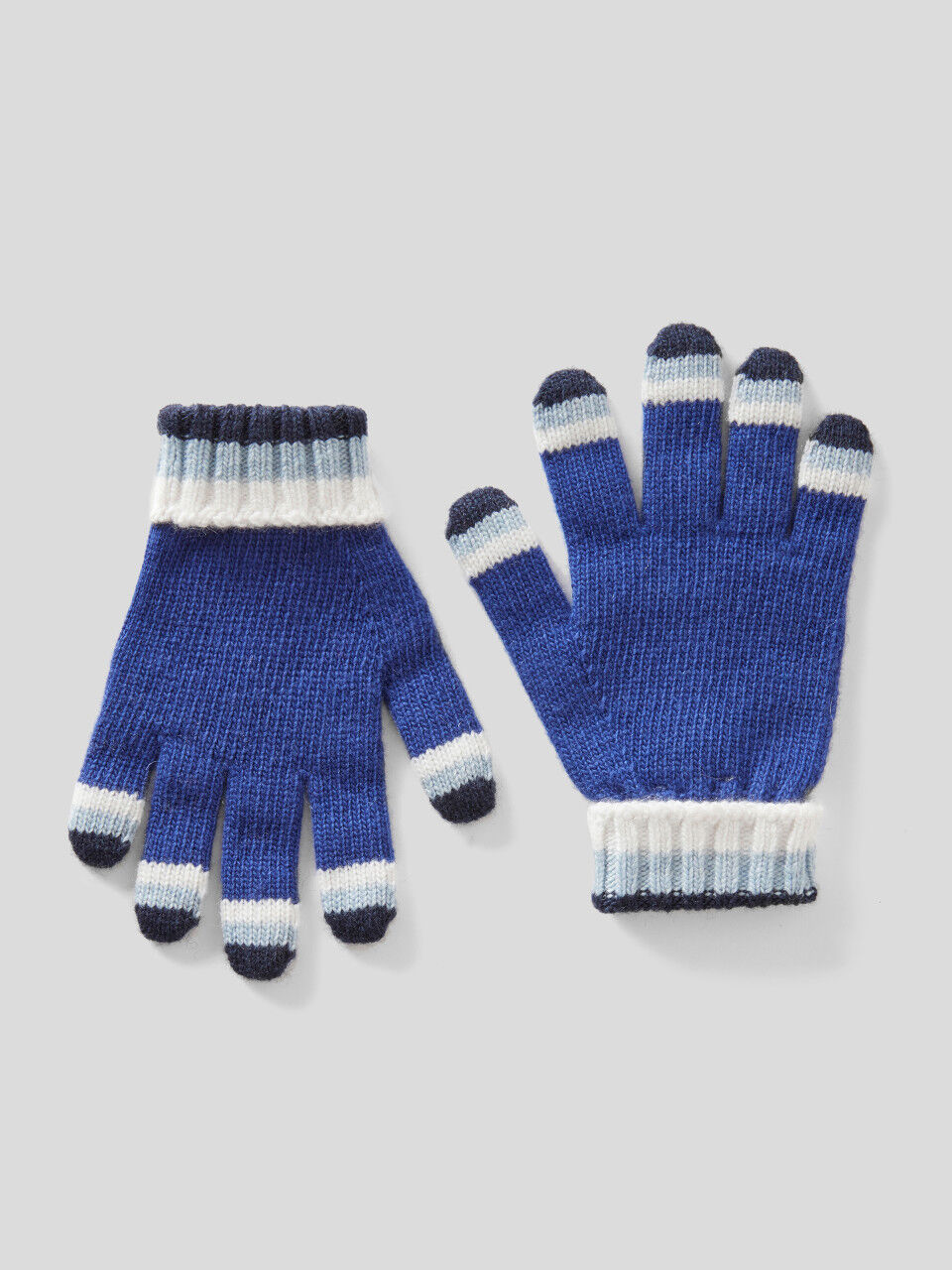 Gloves in recycled wool blend