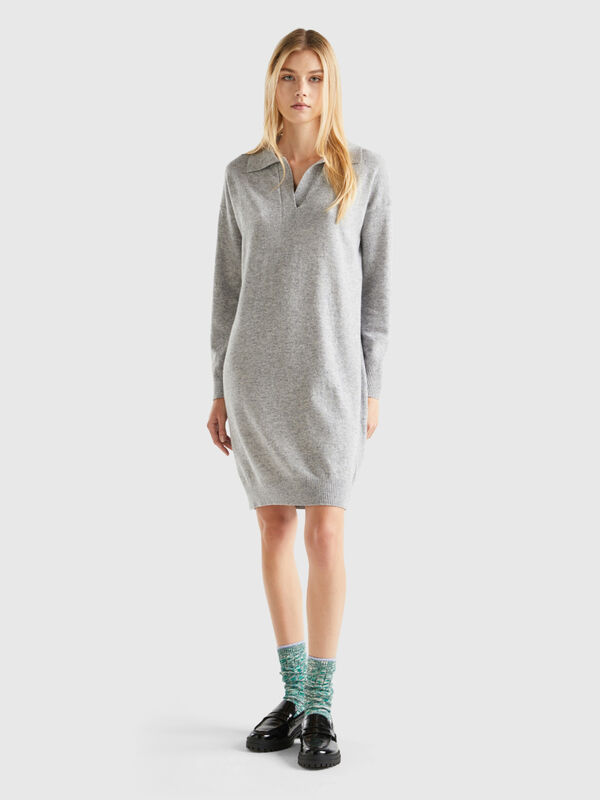 Knit dress with collar