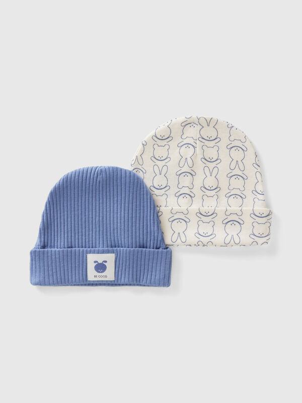Two caps in organic cotton