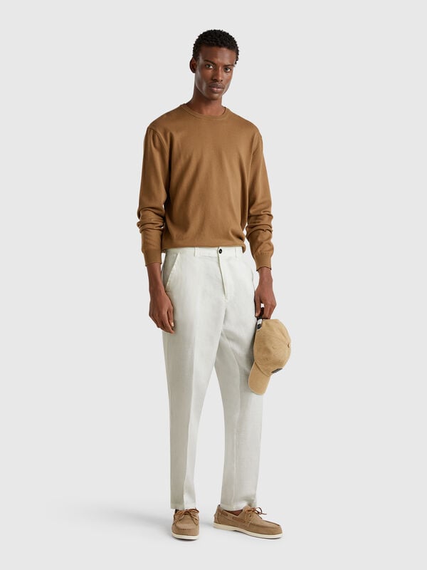 Chinos in pure linen Men