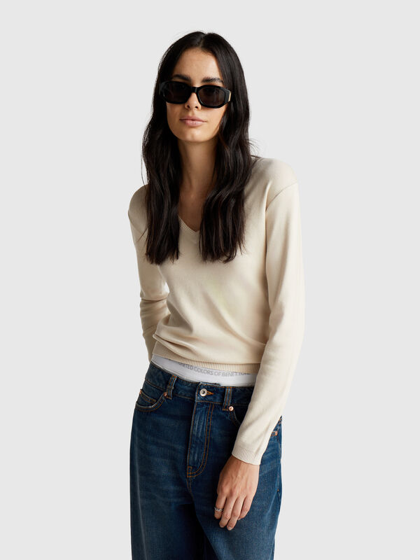 Sweater with V-neck in pure cotton Sweater with V-neck in pure cotton Women