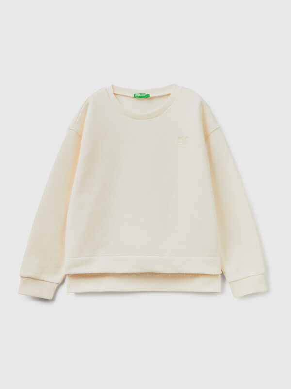 Sweatshirt with "BE" embroidery