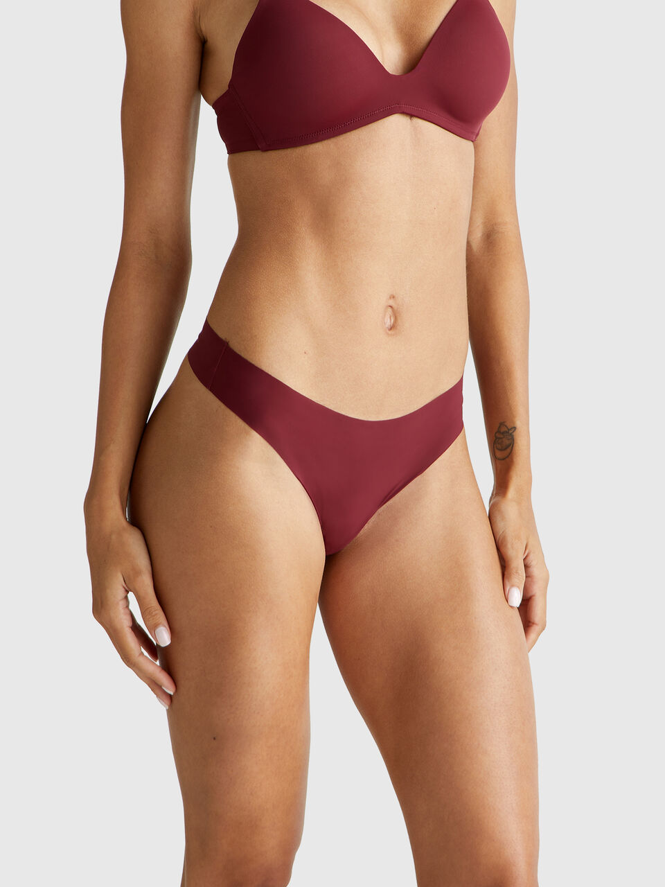 THONG Women image number null