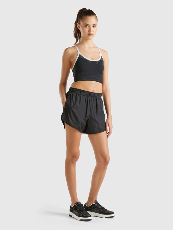 Sports shorts in recycled fabric Women