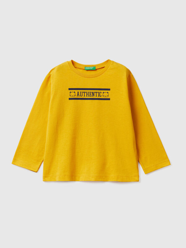 T-shirt with slogan print