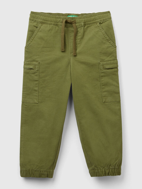 Cargo trousers with drawstring