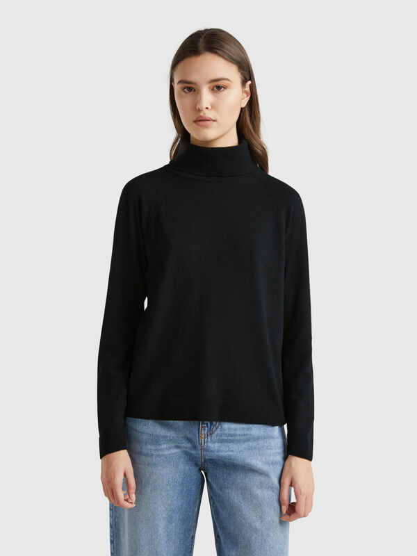 Black turtleneck sweater in cashmere and wool blend Women