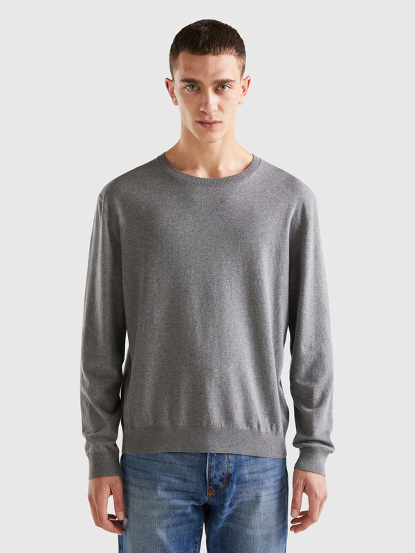 Crew neck sweater in lightweight cotton blend